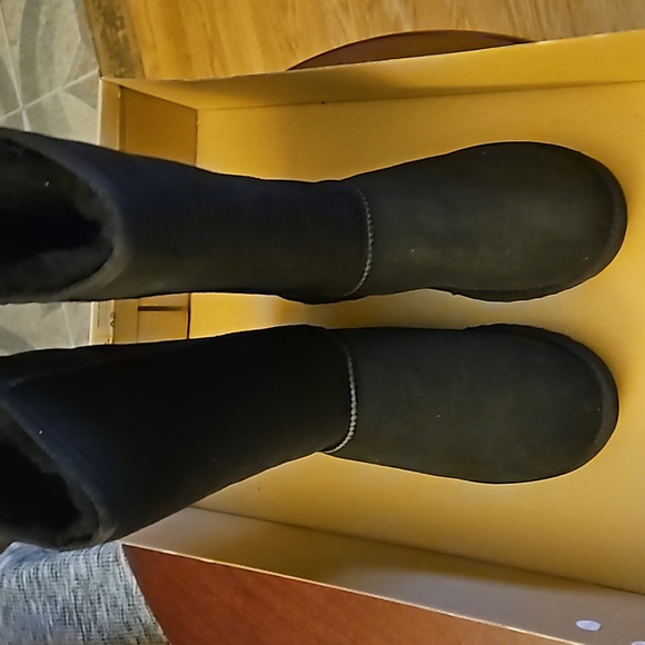 💎💎❄️🔥LIMITED EDITION UGGS BNIB TALL BLACK CLASSIC W/TASMAN BRAID🔥💎💎 - Picture 2 of 9